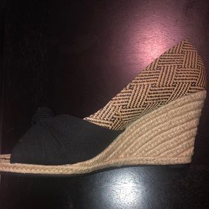 Black and Tan wedges